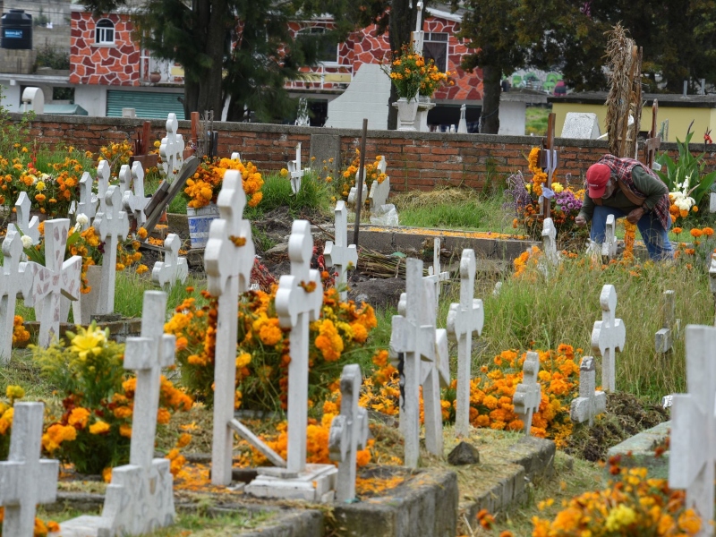 Panteones cerrarán en Día de Muertos