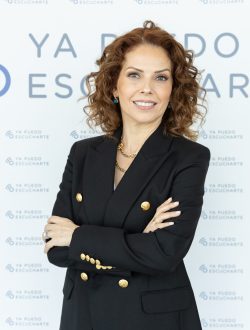 María Eugenia de los Santos de Belden, presidenta de Ya Puedo Escucharte