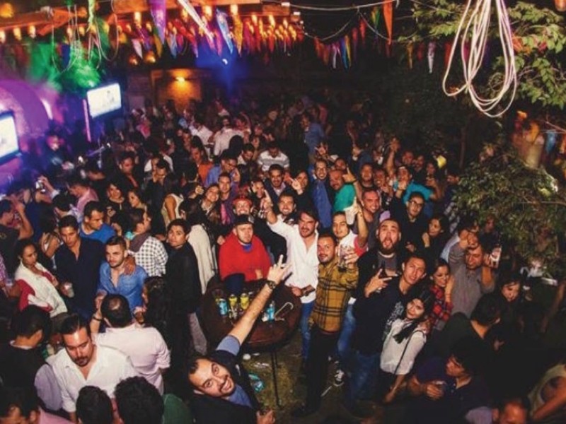 Reportan 400 fiestas en Guadalajara pese a botón de emergencia